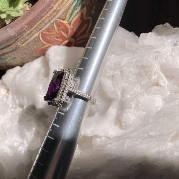 Silver with Purple Stone Statement Ring 13g - Picture 8 of 9